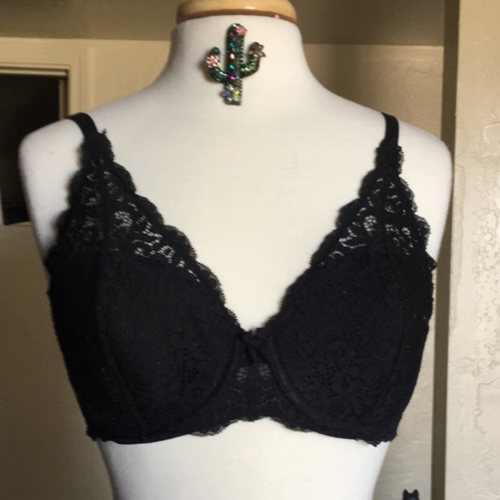 Victoria’s Secret Black Lace Bralette 36D